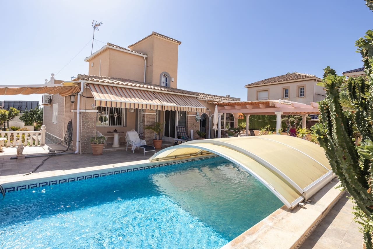 4 chambre Villa/Maison à vendre à La Regia avec piscine garage - 560 000 € (Ref: 10058067)