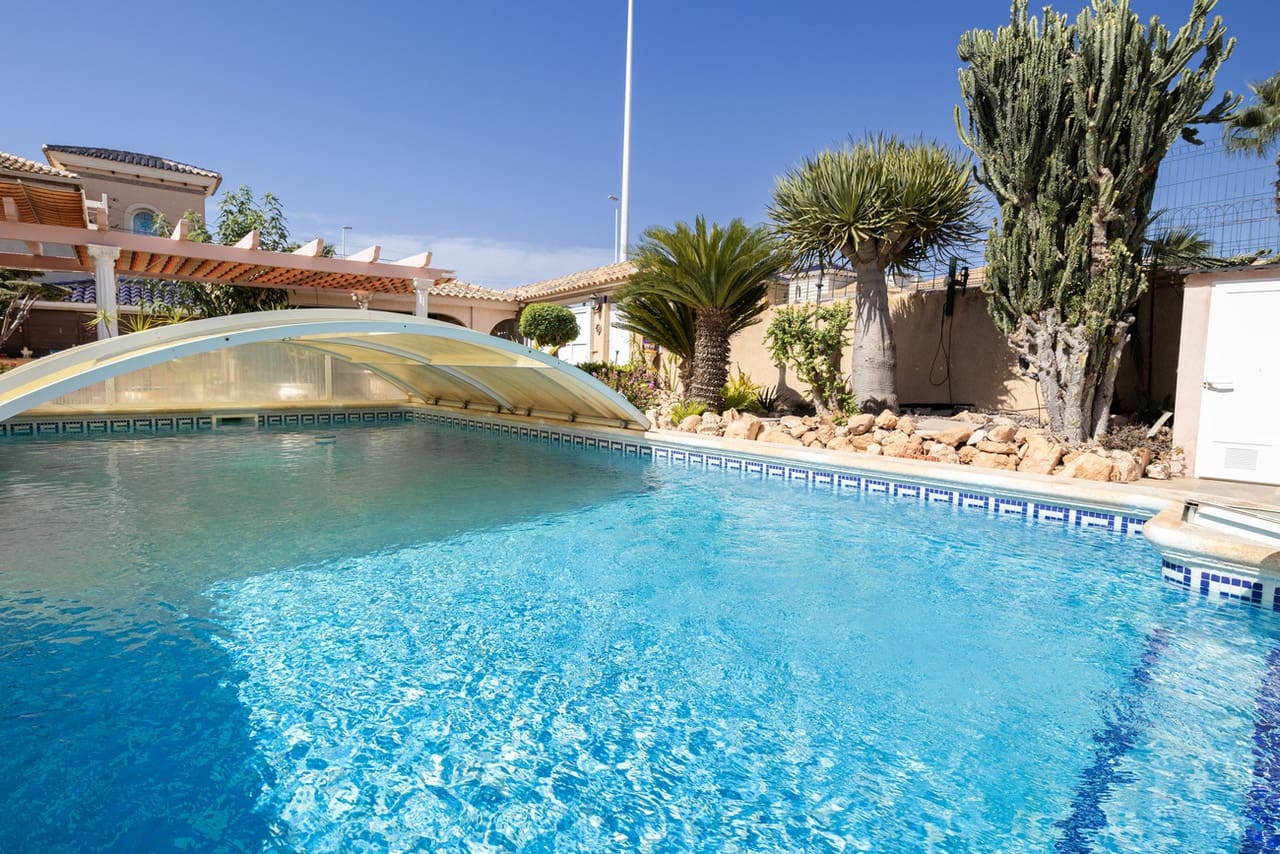 4 chambre Villa/Maison à vendre à La Regia avec piscine garage - 560 000 € (Ref: 10058067)