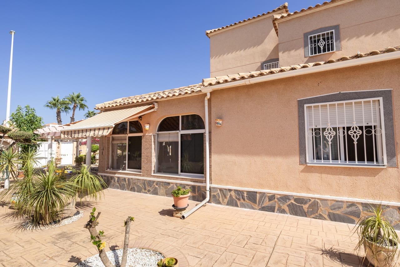 4 chambre Villa/Maison à vendre à La Regia avec piscine garage - 560 000 € (Ref: 10058067)