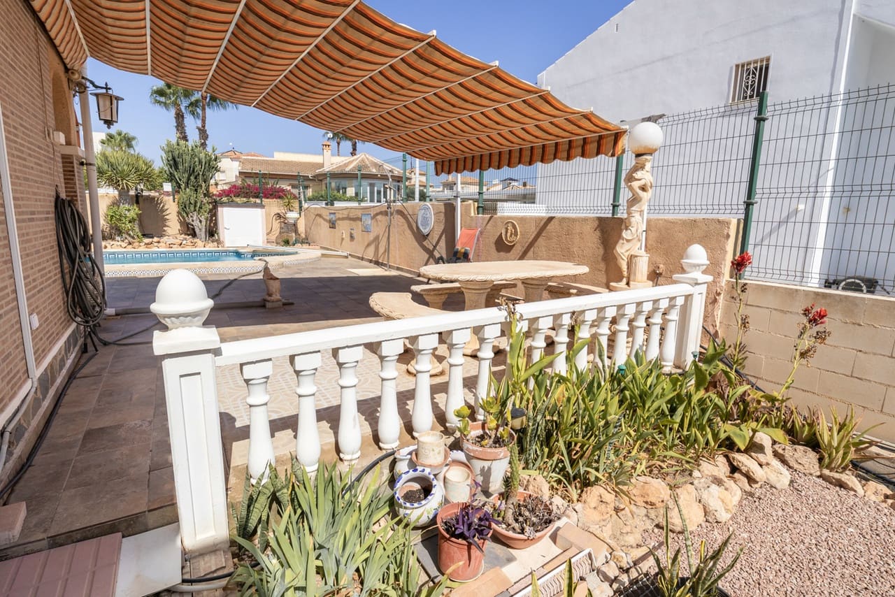 4 chambre Villa/Maison à vendre à La Regia avec piscine garage - 560 000 € (Ref: 10058067)