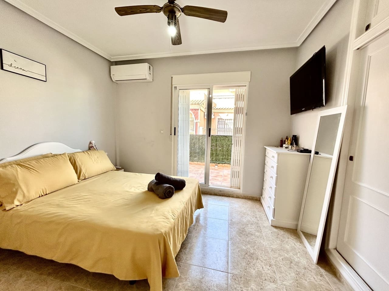 3 soveværelse Byhus til salg i La Zenia med swimmingpool garage - € 199.900 (Ref: 10058069)