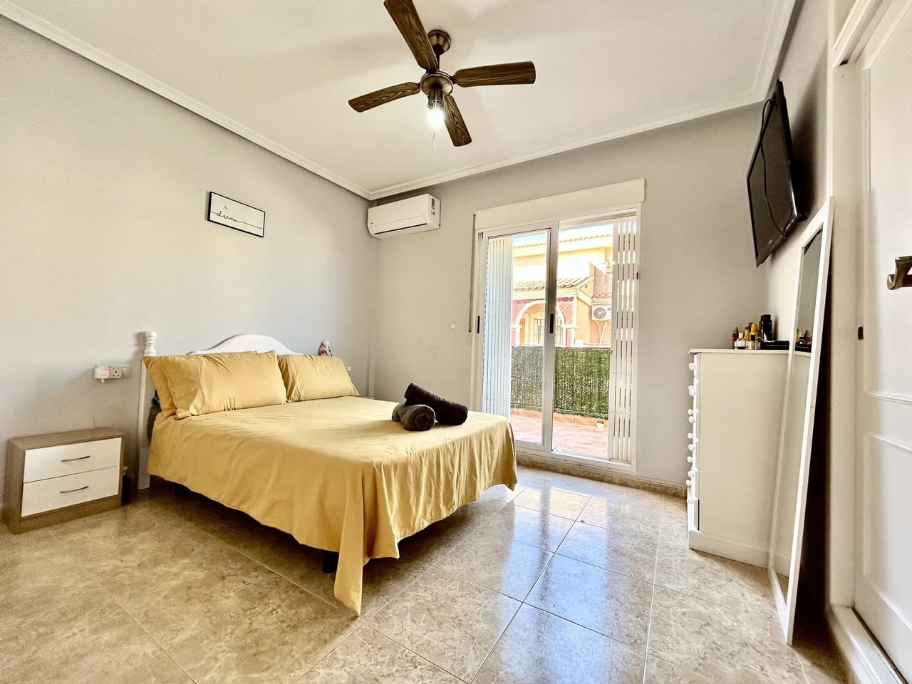 3 soveværelse Byhus til salg i La Zenia med swimmingpool garage - € 199.900 (Ref: 10058069)
