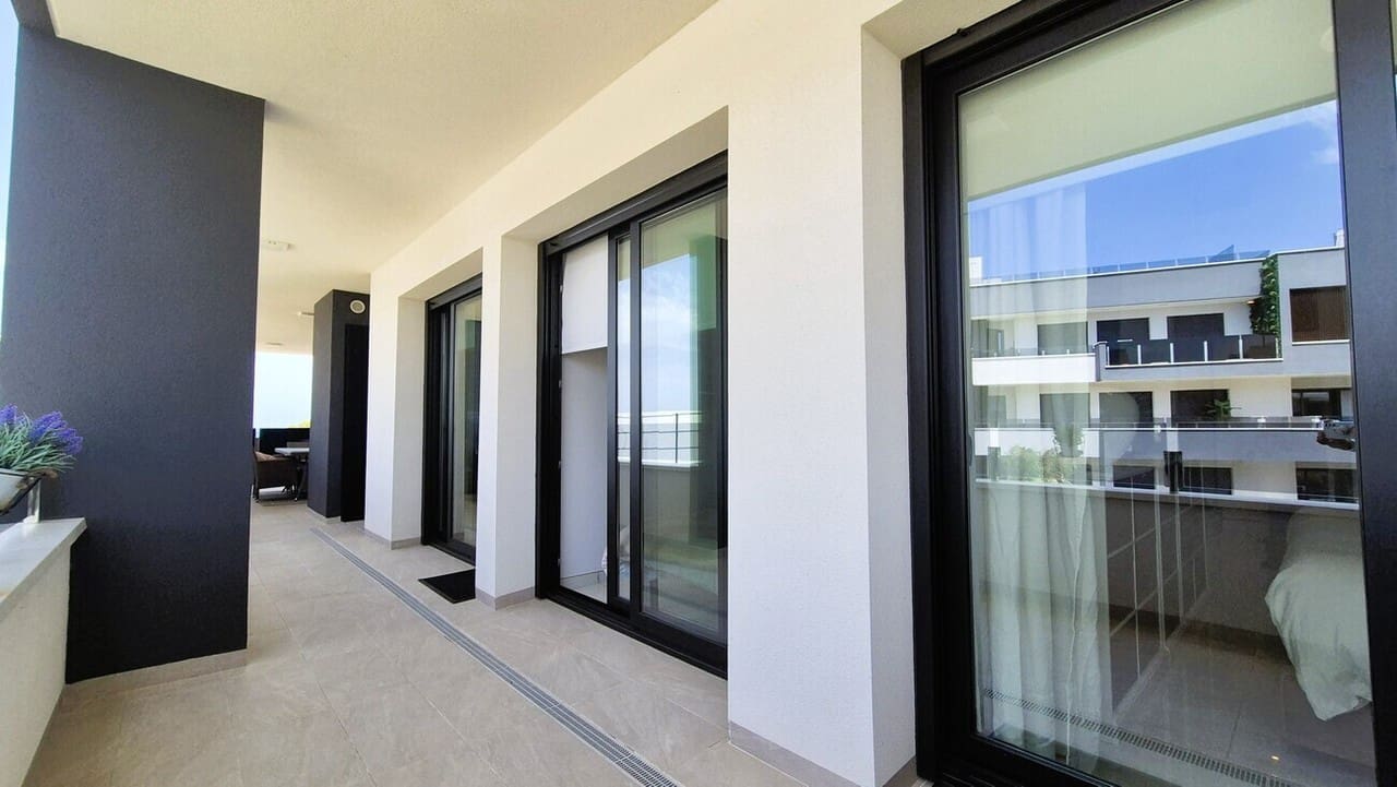 3 bedroom Apartment for sale in Orihuela Costa with pool garage - € 485,000 (Ref: 10058077)