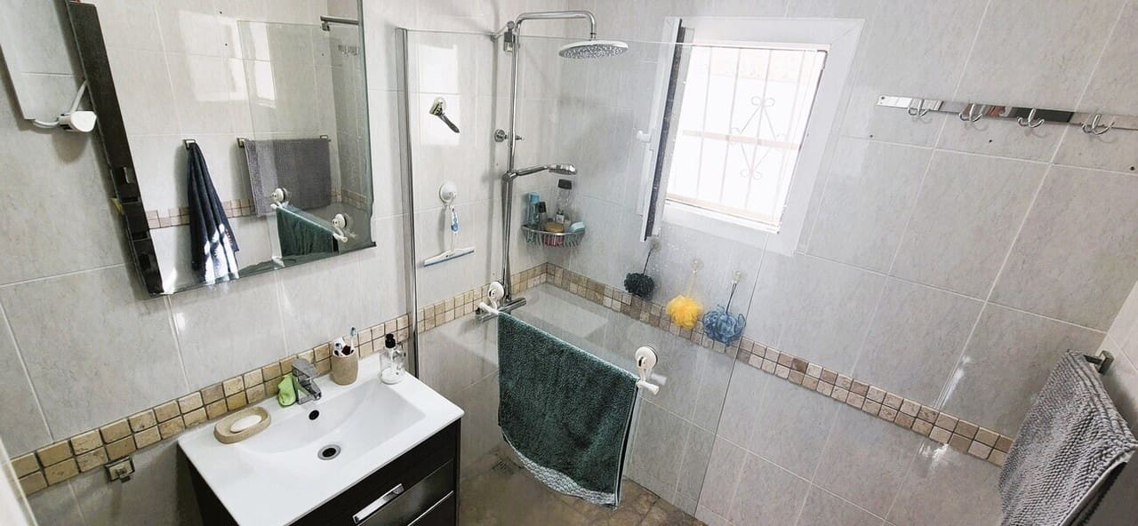 Bungalow de 2 habitaciones en Villamartin en venta con garaje - 209.950 € (Ref: 10058080)