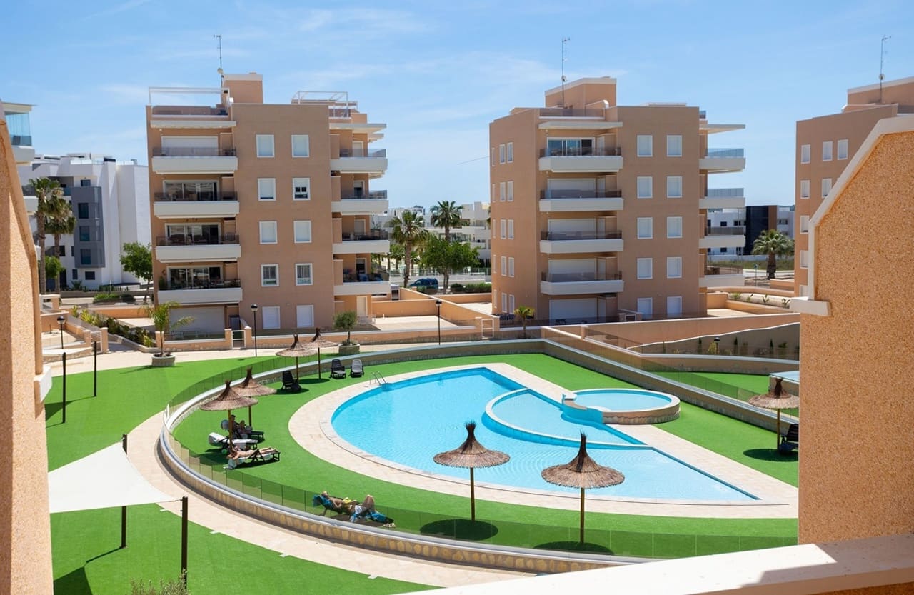 3 sovrum Lägenhet till salu i El Raso med pool garage - 284 900 € (Ref: 10061366)