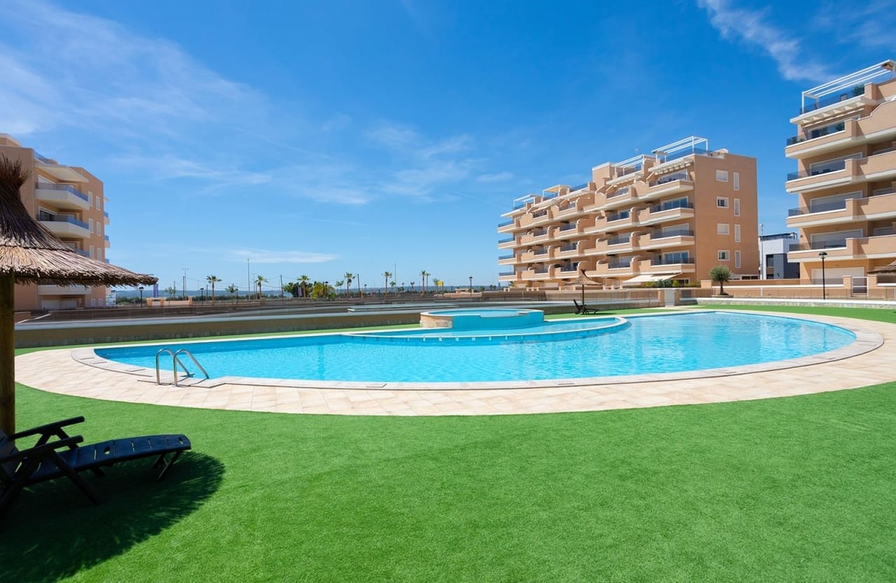 3 sovrum Lägenhet till salu i El Raso med pool garage - 284 900 € (Ref: 10061366)