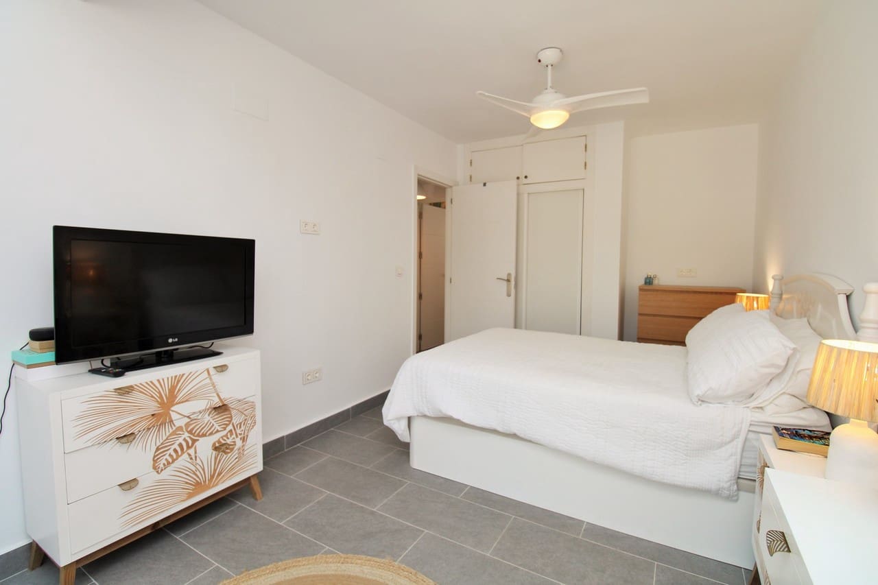 3 makuuhuone Bungalow myytävänä paikassa Villamartin mukana uima-altaan - 275 000 € (Ref: 10061369)