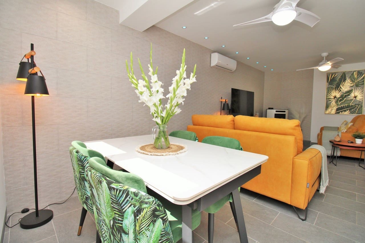 3 makuuhuone Bungalow myytävänä paikassa Villamartin mukana uima-altaan - 275 000 € (Ref: 10061369)