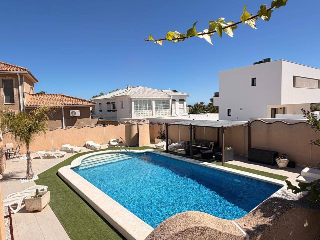 5 chambre Villa/Maison à vendre à Ciudad Quesada avec piscine garage - 725 000 € (Ref: 10061370)