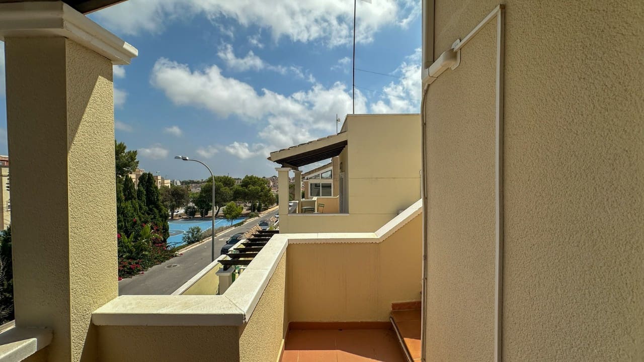 3 slaapkamer Villa te koop in Villamartin met zwembad garage - € 345.000 (Ref: 10067183)