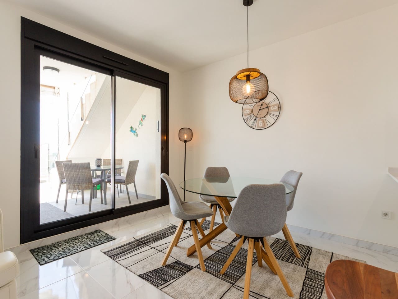 2 soveværelse Lejlighed til salg i Orihuela Costa med swimmingpool garage - € 375.000 (Ref: 10067185)