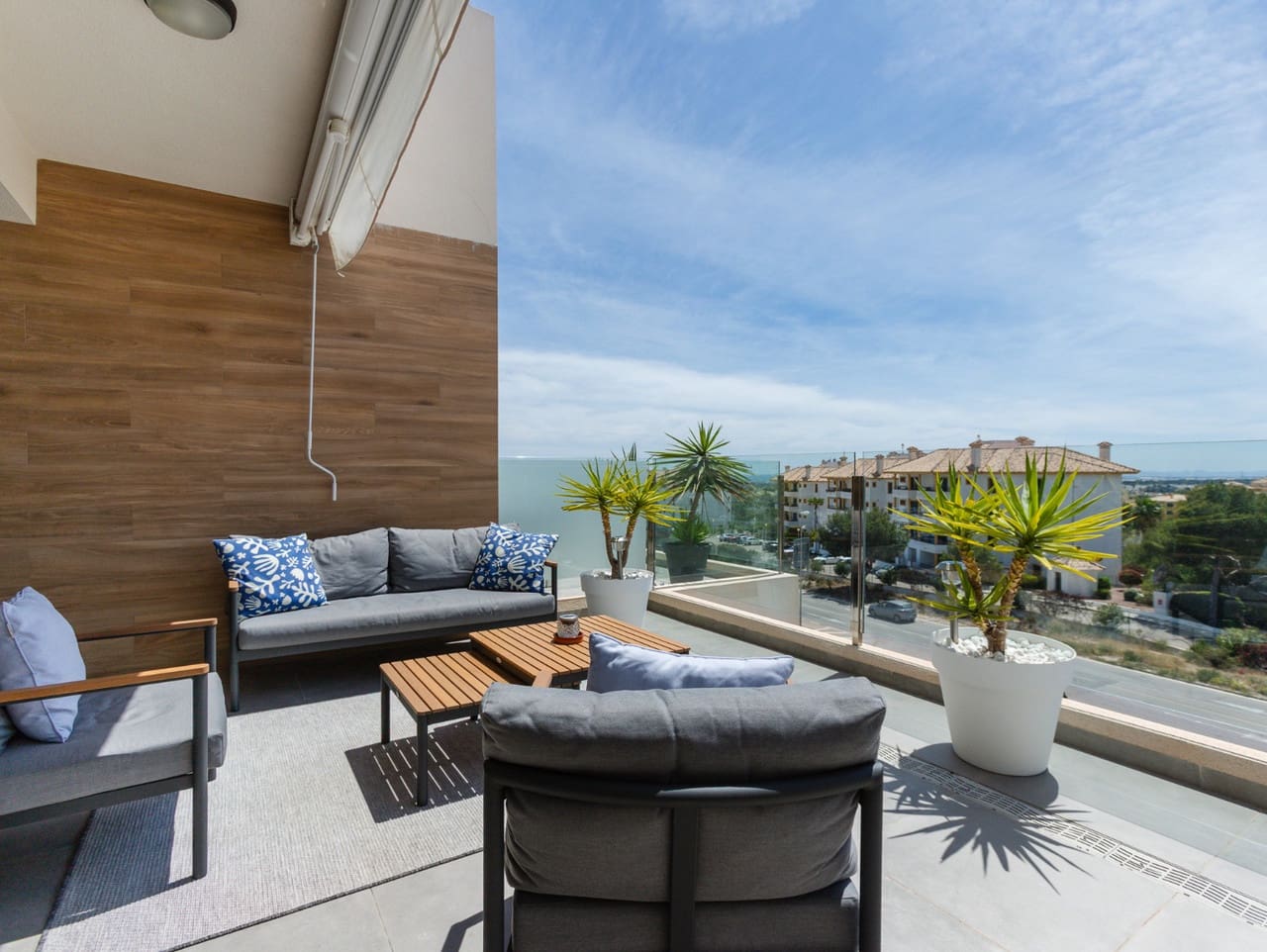 2 soveværelse Lejlighed til salg i Orihuela Costa med swimmingpool garage - € 375.000 (Ref: 10067185)
