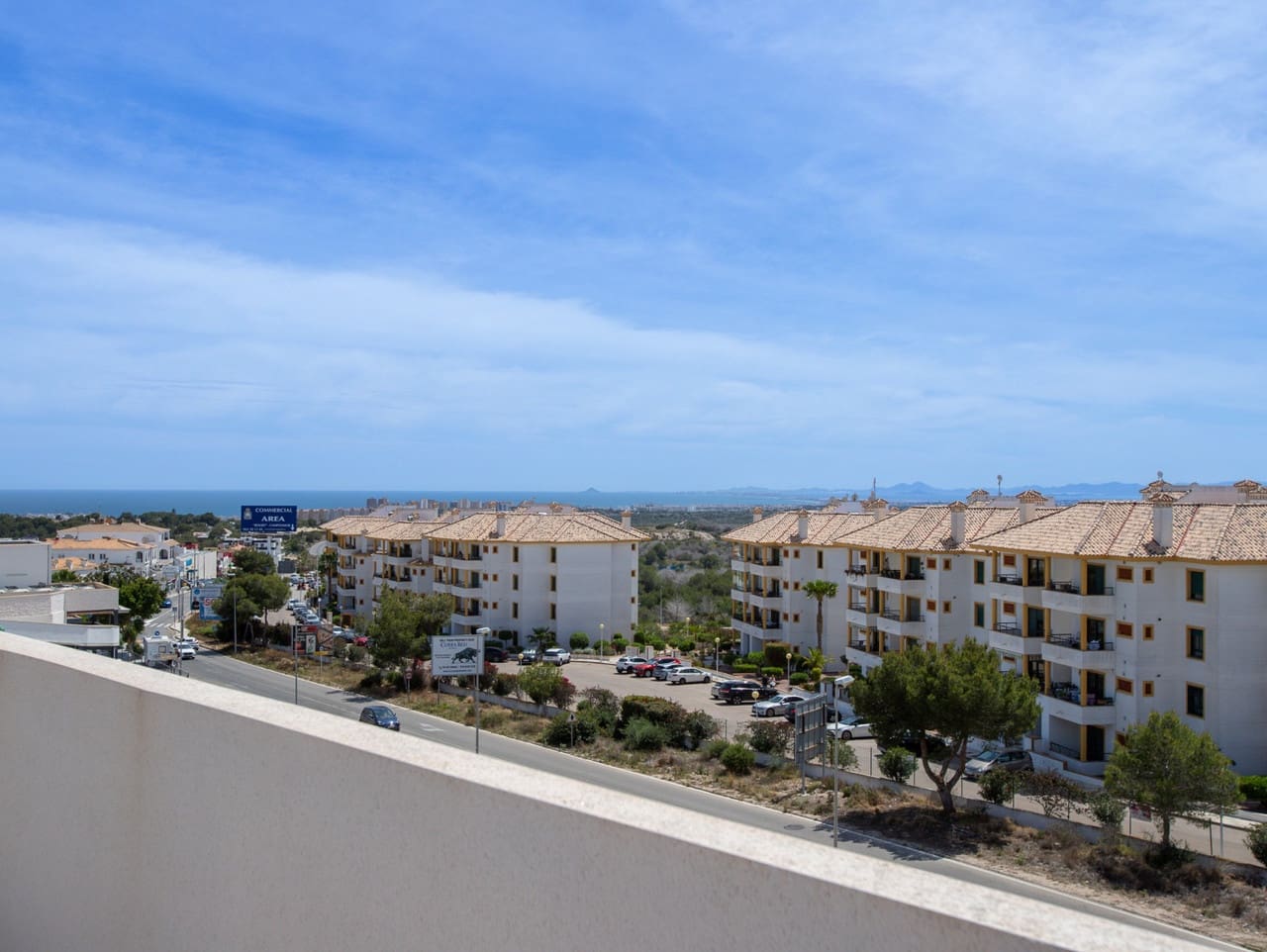 2 soveværelse Lejlighed til salg i Orihuela Costa med swimmingpool garage - € 375.000 (Ref: 10067185)