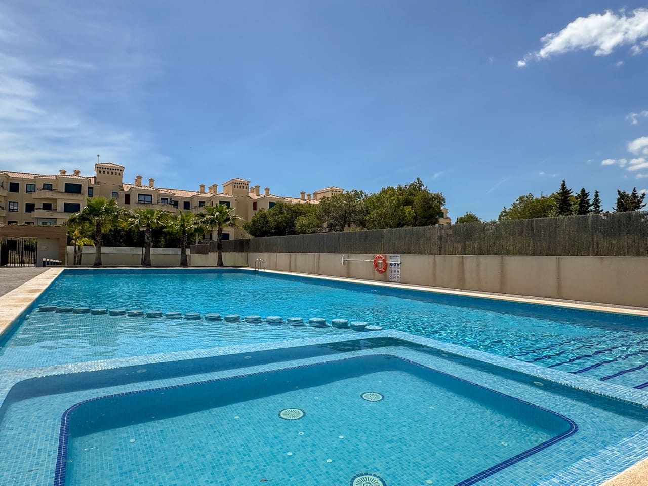 2 soveværelse Lejlighed til salg i Orihuela Costa med swimmingpool garage - € 375.000 (Ref: 10067185)