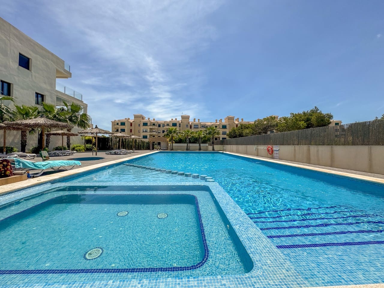2 soveværelse Lejlighed til salg i Orihuela Costa med swimmingpool garage - € 375.000 (Ref: 10067185)