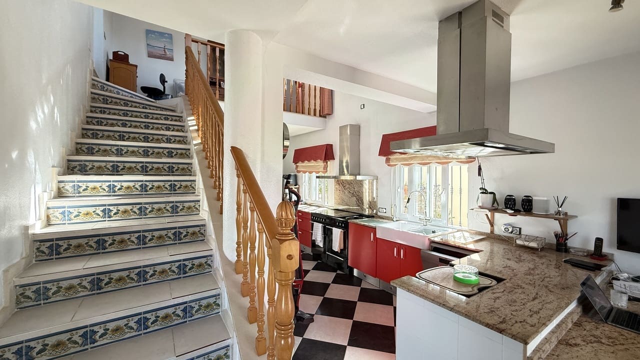 5 soveværelse Villa til salg i La Zenia med swimmingpool garage - € 635.000 (Ref: 10067187)