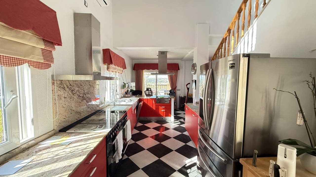 5 soveværelse Villa til salg i La Zenia med swimmingpool garage - € 635.000 (Ref: 10067187)