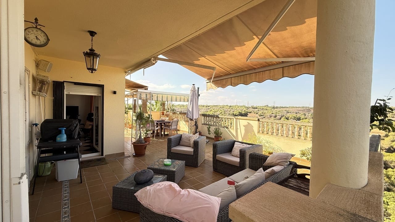 5 soveværelse Villa til salg i La Zenia med swimmingpool garage - € 635.000 (Ref: 10067187)