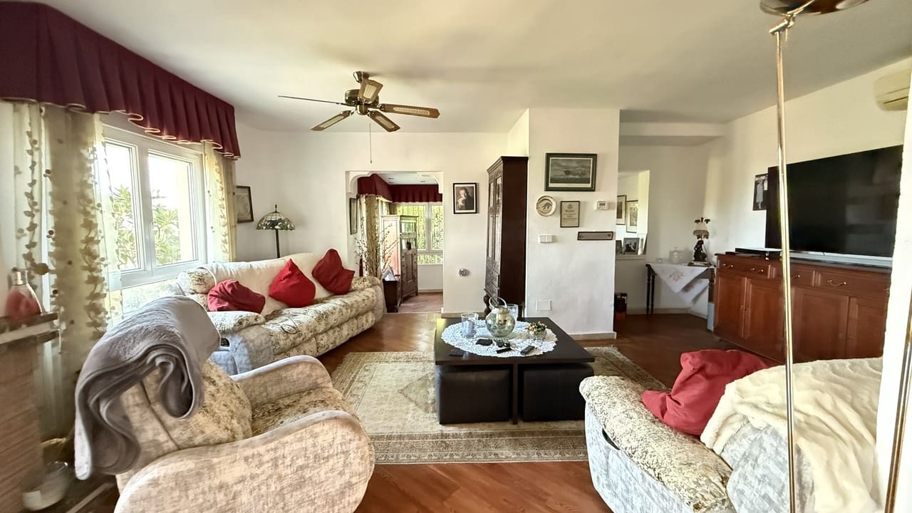 5 soveværelse Villa til salg i La Zenia med swimmingpool garage - € 635.000 (Ref: 10067187)