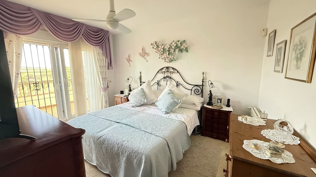 5 soveværelse Villa til salg i La Zenia med swimmingpool garage - € 635.000 (Ref: 10067187)