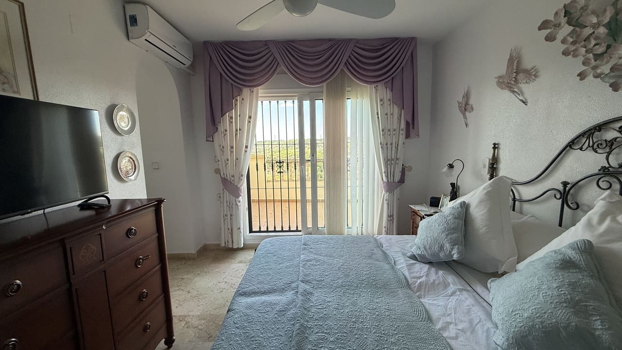 5 soveværelse Villa til salg i La Zenia med swimmingpool garage - € 635.000 (Ref: 10067187)