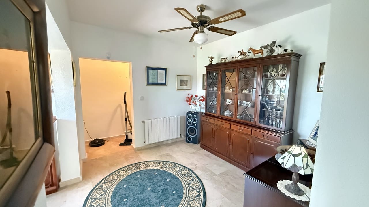 5 soveværelse Villa til salg i La Zenia med swimmingpool garage - € 635.000 (Ref: 10067187)