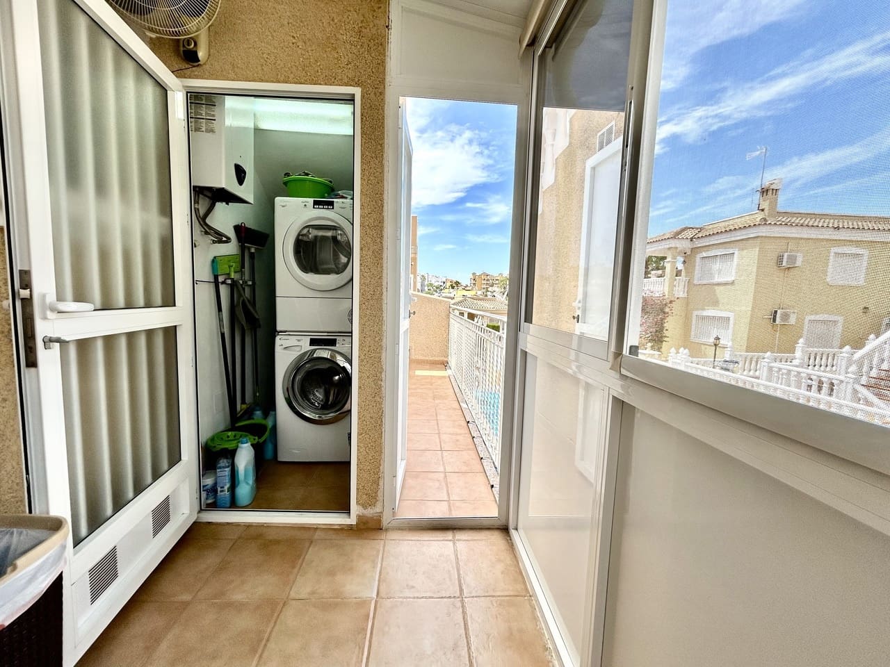 5 soveværelse Villa til salg i Villamartin med swimmingpool garage - € 269.000 (Ref: 10067188)