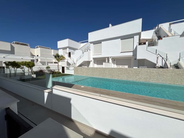Bungalow de 2 habitaciones en Pilar de la Horadada ciudad, Pilar de la Horadada en venta con piscina garaje - 290.000 € (Ref: 10067192)
