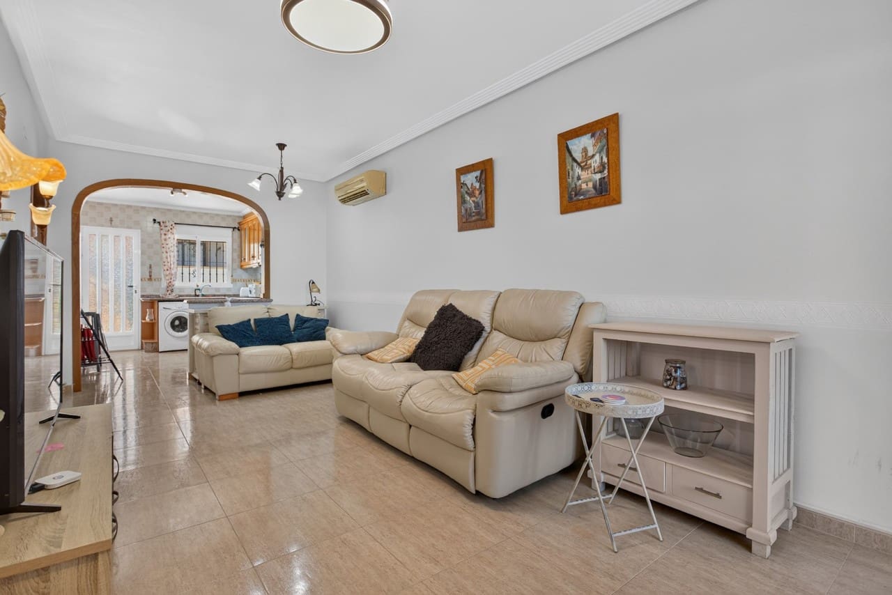 2 soverom Villa til salgs i Orihuela Costa med svømmebasseng garasje - € 229 000 (Ref: 10067193)