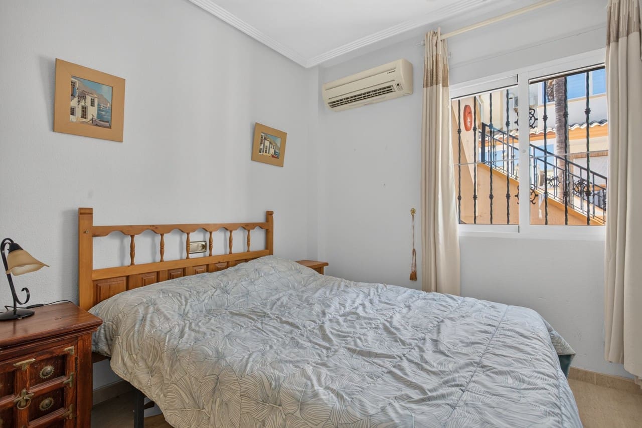 2 soverom Villa til salgs i Orihuela Costa med svømmebasseng garasje - € 229 000 (Ref: 10067193)