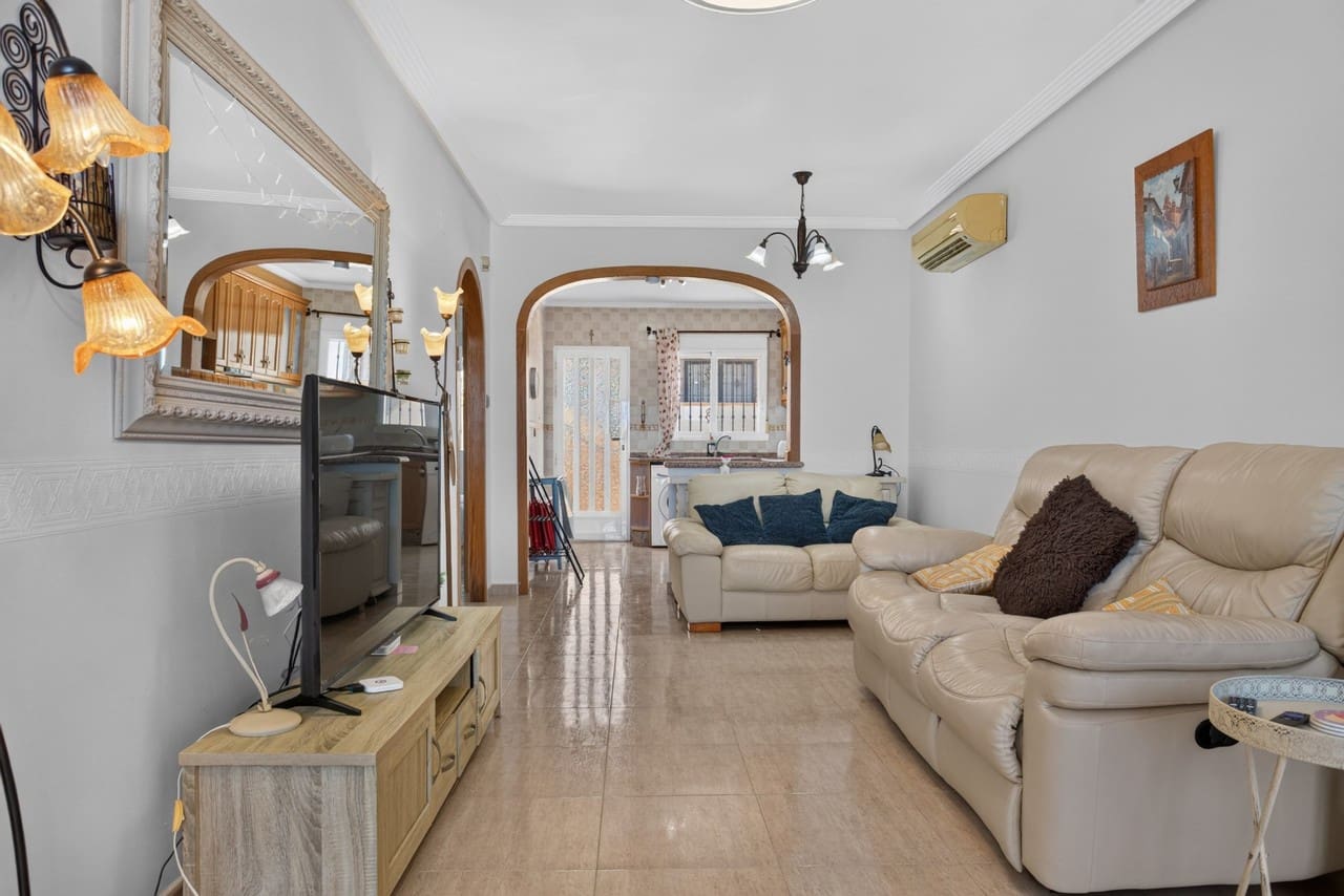2 soverom Villa til salgs i Orihuela Costa med svømmebasseng garasje - € 229 000 (Ref: 10067193)