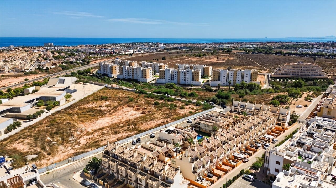 2 soverom Villa til salgs i Orihuela Costa med svømmebasseng garasje - € 229 000 (Ref: 10067193)