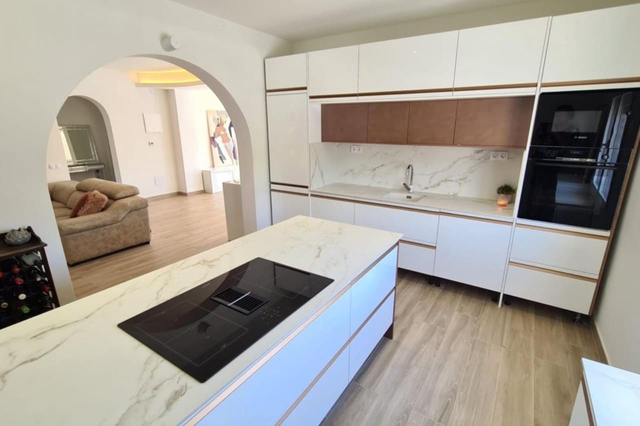 4 soveværelse Villa til salg i Ciudad Quesada med swimmingpool - € 530.000 (Ref: 10067197)