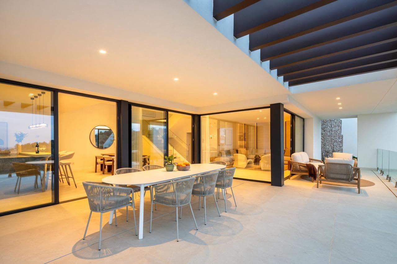 5 bedroom Villa for sale in Malaga city with pool garage - € 2,900,000 (Ref: 10067202)