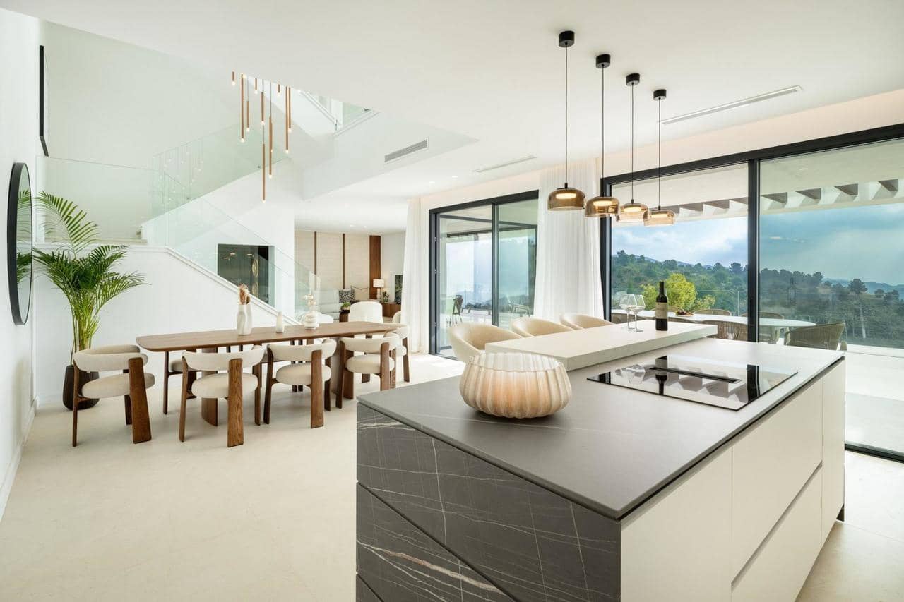 4 bedroom Villa for sale in Malaga city with pool garage - € 2,700,000 (Ref: 10067203)