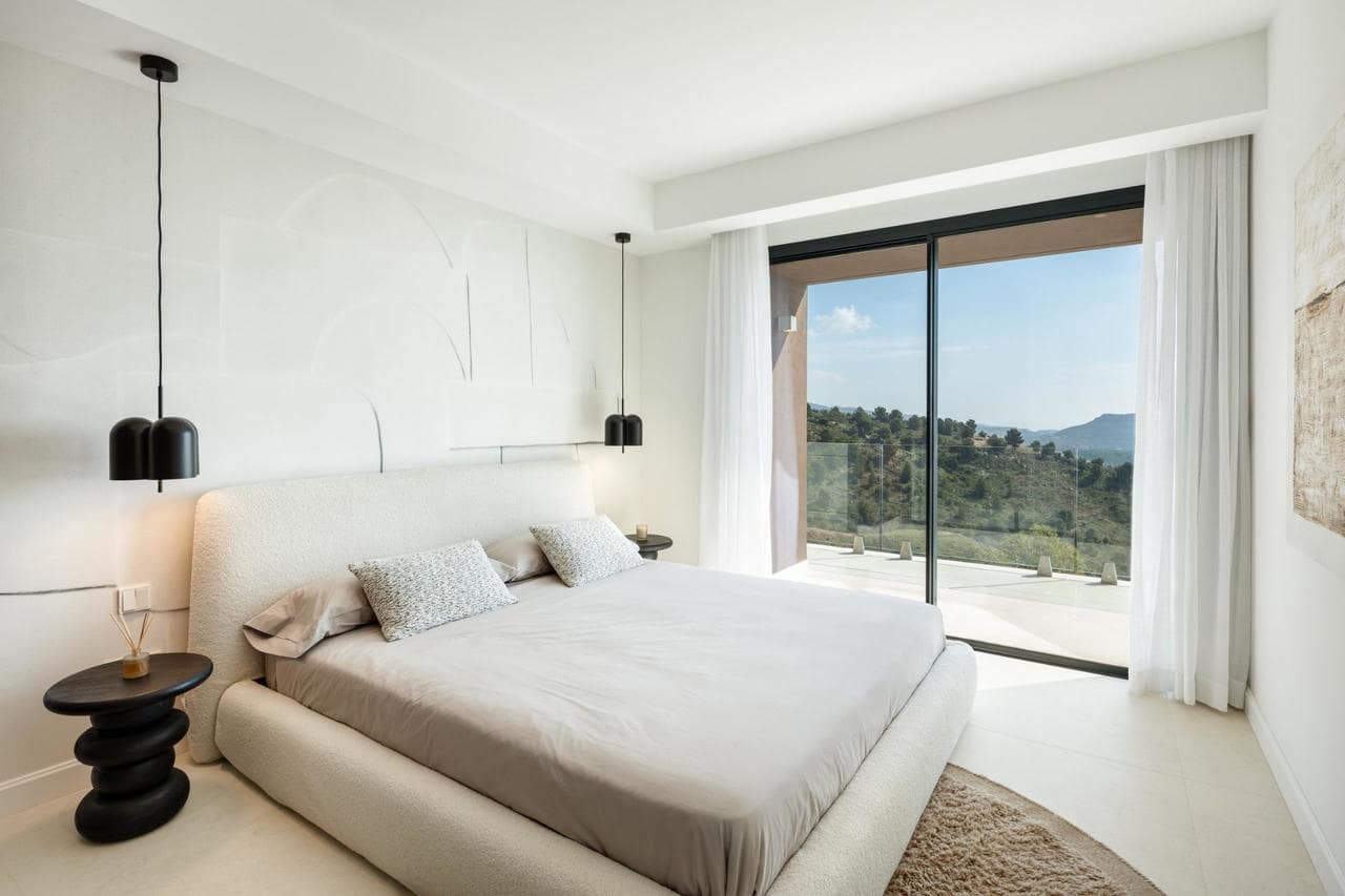 4 bedroom Villa for sale in Malaga city with pool garage - € 2,700,000 (Ref: 10067203)