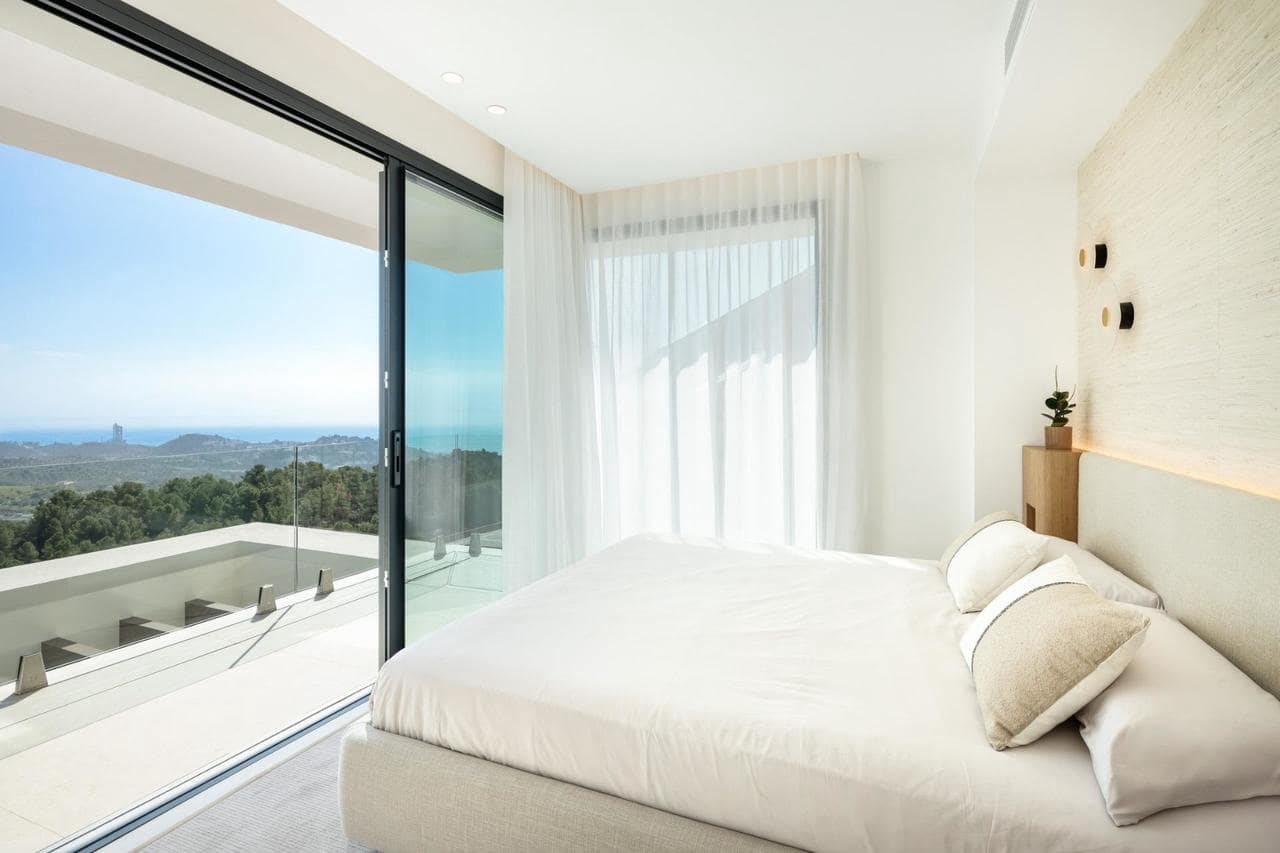 4 bedroom Villa for sale in Malaga city with pool garage - € 2,700,000 (Ref: 10067203)