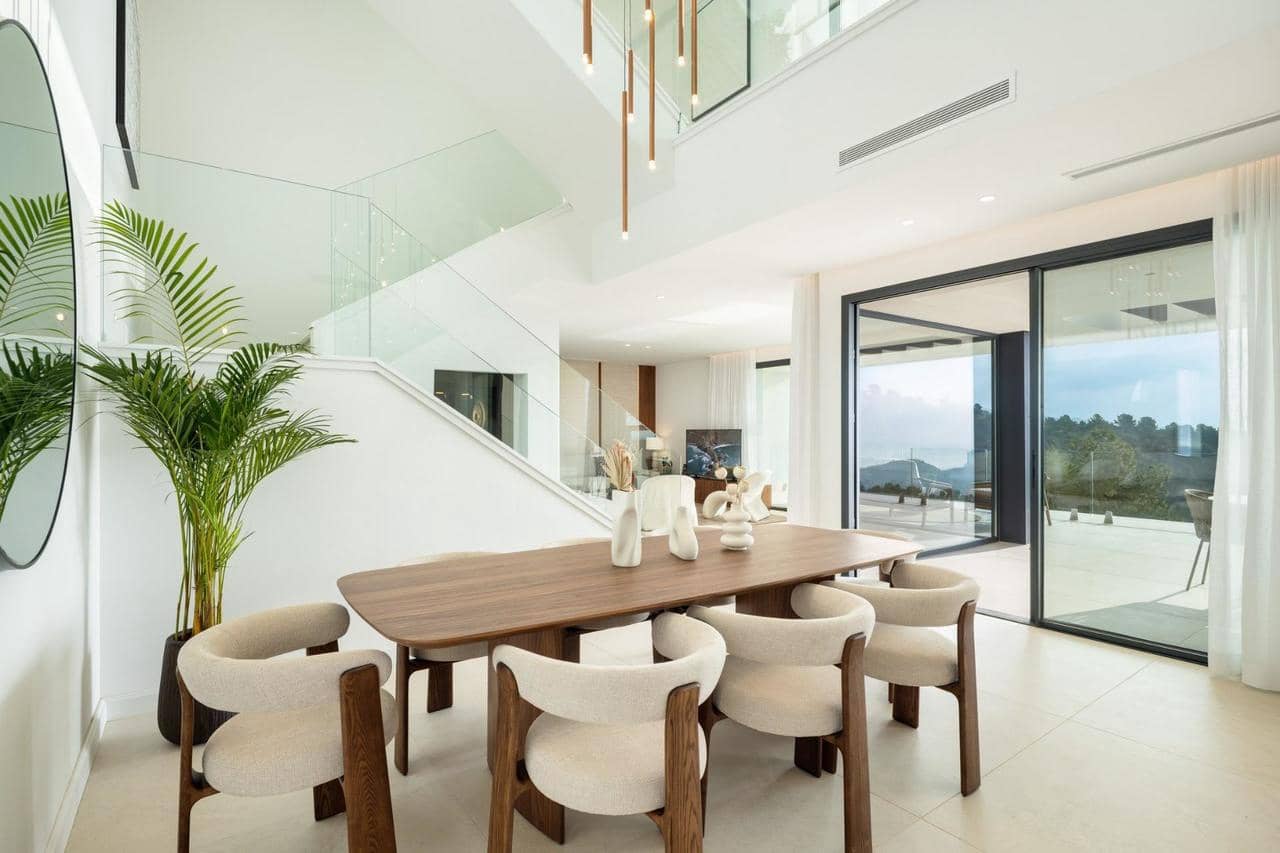 4 bedroom Villa for sale in Malaga city with pool garage - € 2,700,000 (Ref: 10067203)