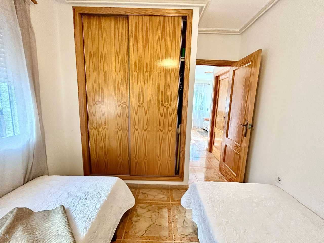 2 makuuhuone Huoneisto myytävänä paikassa Cabo Roig mukana uima-altaan 
autotalli - 175 000 € (Ref: 10070404)