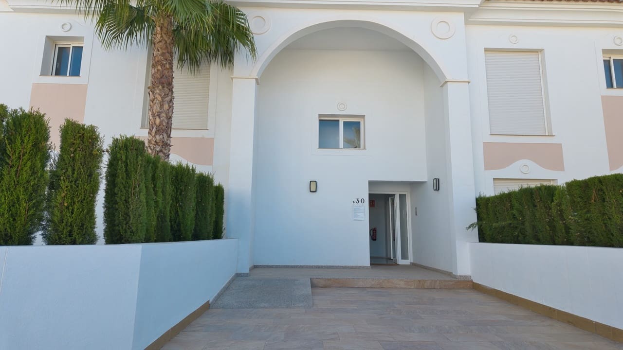 3 soveværelse Lejlighed til salg i Ciudad Quesada med swimmingpool - € 449.000 (Ref: 10070405)