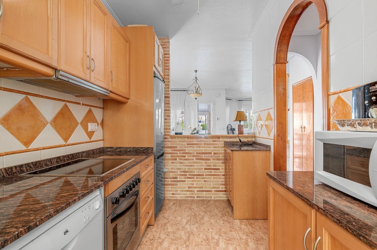3 chambre Villa/Maison à vendre à Guardamar del Segura avec piscine - 290 000 € (Ref: 10070409)