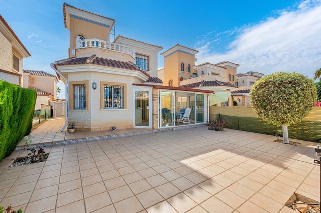 3 Zimmer Villa zu verkaufen in Zona Pueblo, Guardamar del Segura mit Pool - 290.000 € (Ref: 10070409)