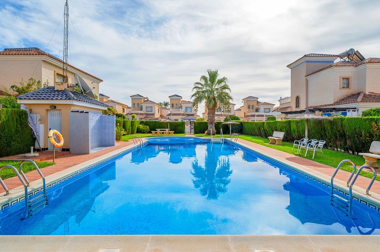 3 chambre Villa/Maison à vendre à Guardamar del Segura avec piscine - 290 000 € (Ref: 10070409)