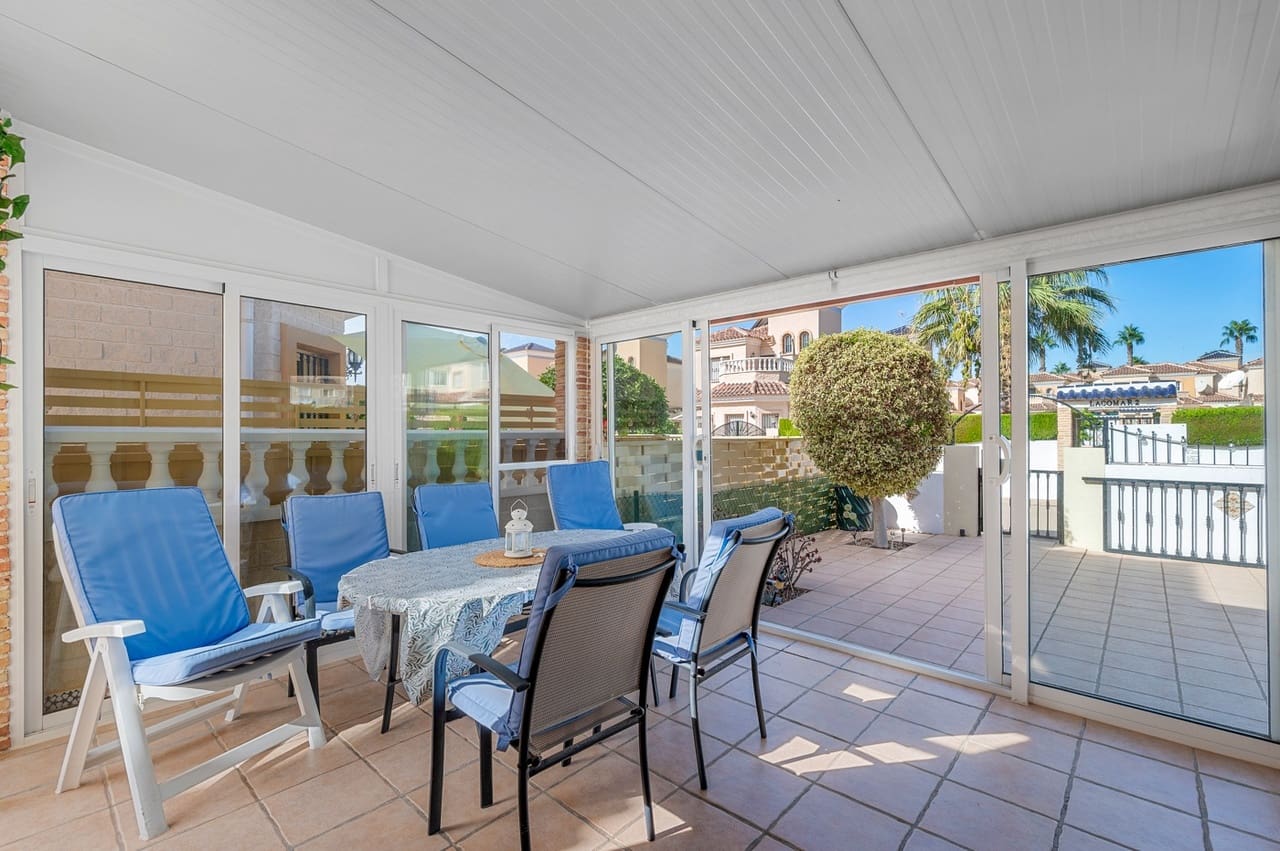 3 chambre Villa/Maison à vendre à Guardamar del Segura avec piscine - 290 000 € (Ref: 10070409)