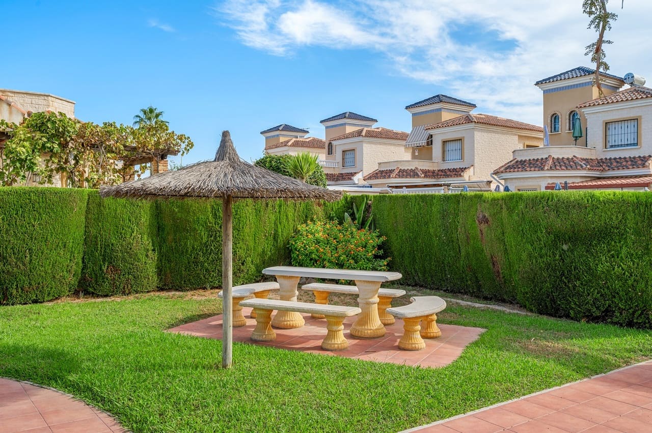 3 chambre Villa/Maison à vendre à Guardamar del Segura avec piscine - 290 000 € (Ref: 10070409)