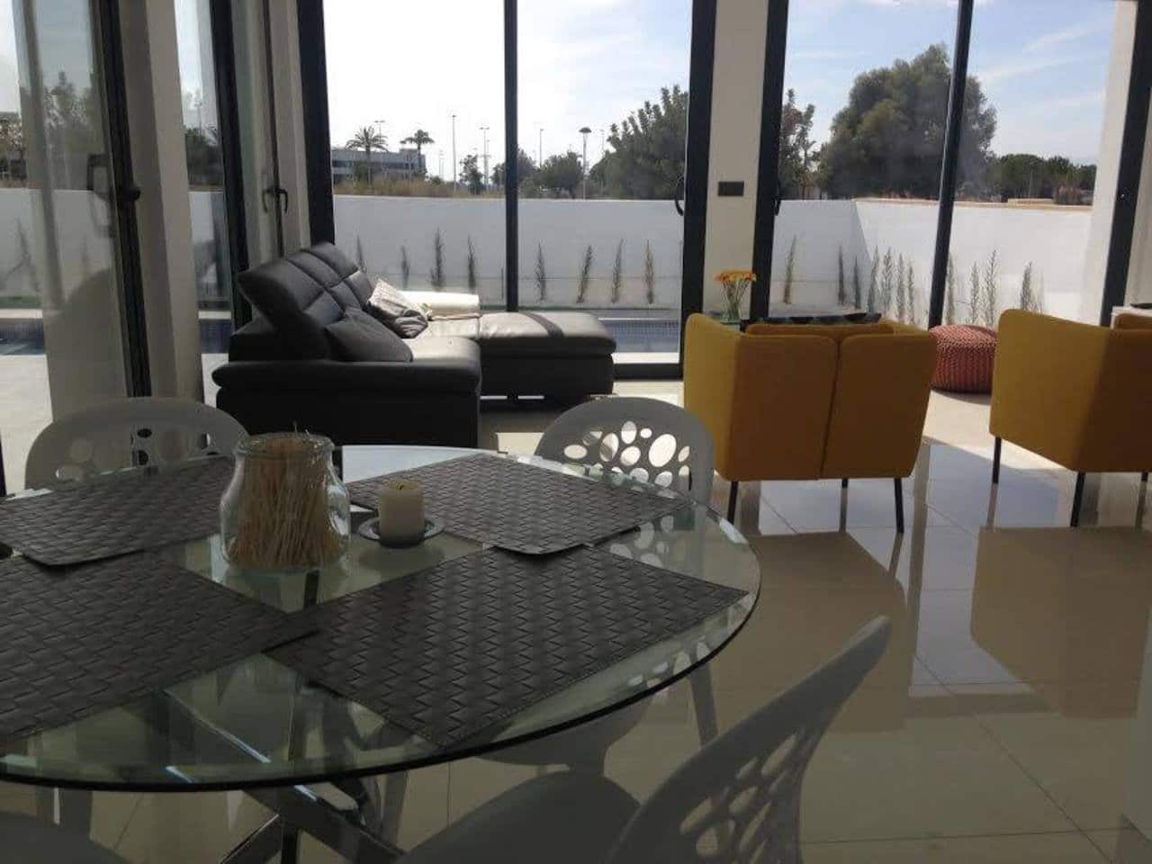 3 sypialnia Willa na sprzedaż w La Romana z basenem garażem - 379 900 € (Ref: 10085589)
