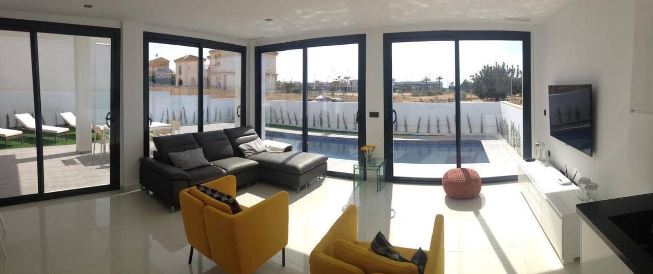 3 sypialnia Willa na sprzedaż w La Romana z basenem garażem - 379 900 € (Ref: 10085589)