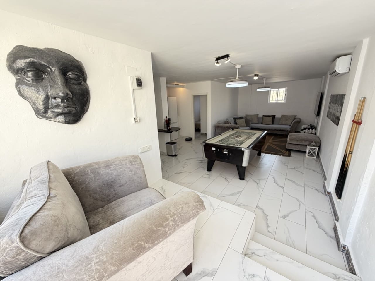 5 Zimmer Villa zu verkaufen in Villamartin mit Pool - 475.000 € (Ref: 10085617)