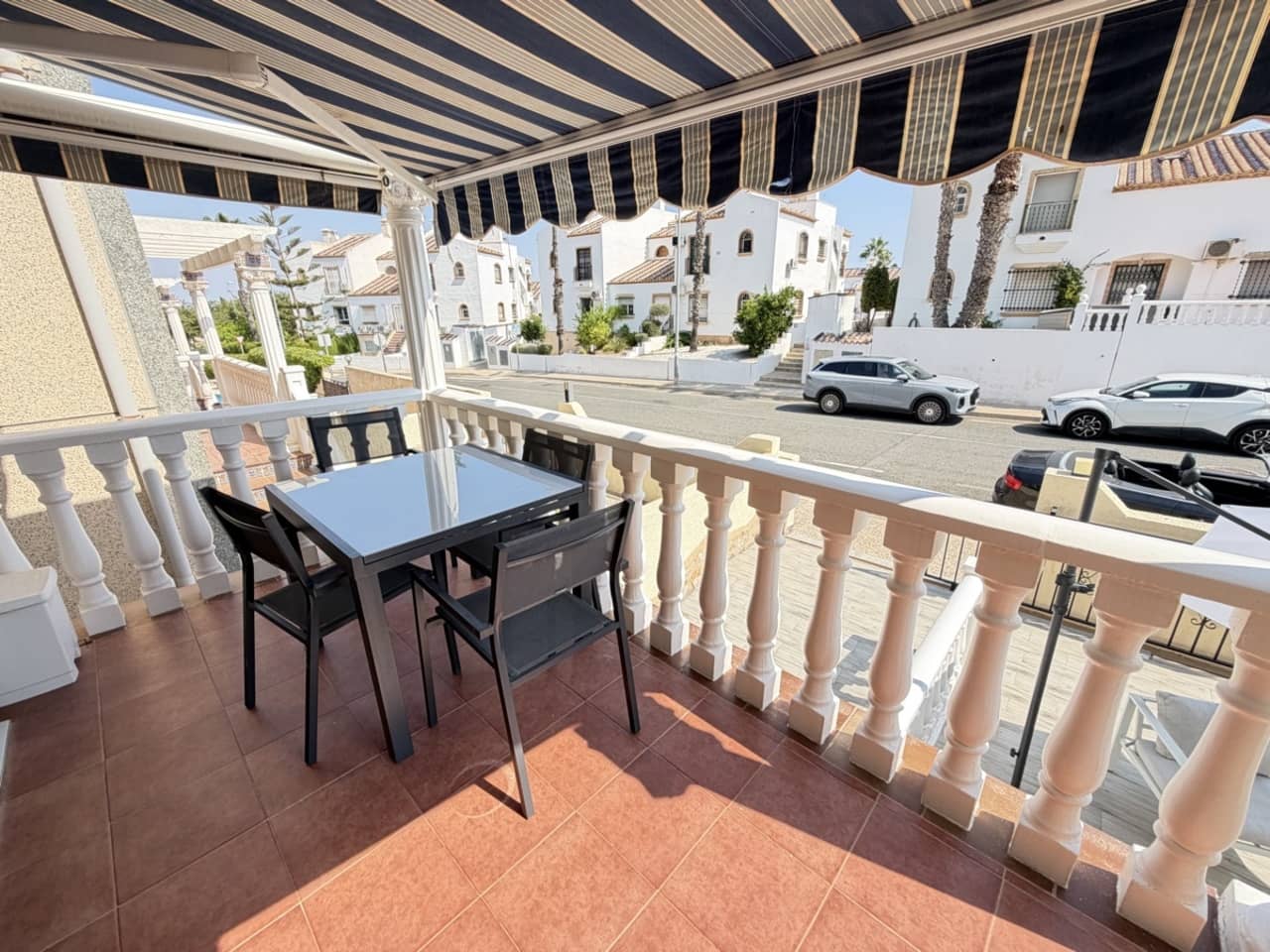 5 Zimmer Villa zu verkaufen in Villamartin mit Pool - 475.000 € (Ref: 10085617)
