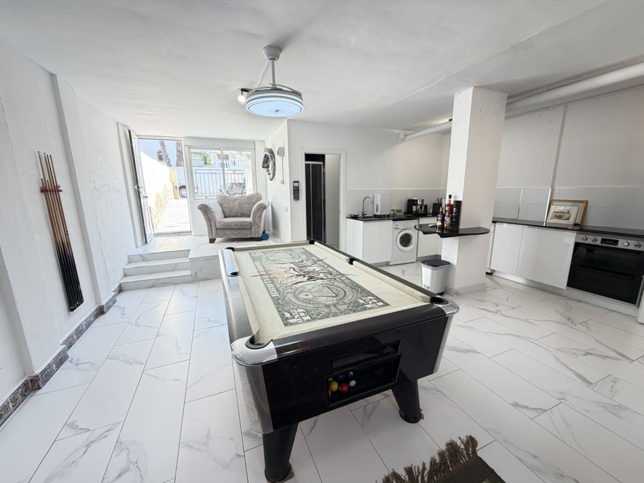 5 Zimmer Villa zu verkaufen in Villamartin mit Pool - 475.000 € (Ref: 10085617)